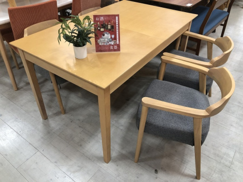 家具のダイニングセット