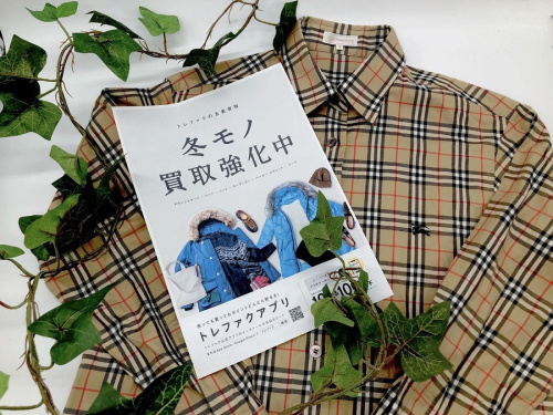 レディースファッションのシャツ