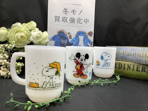 食器のマグカップ