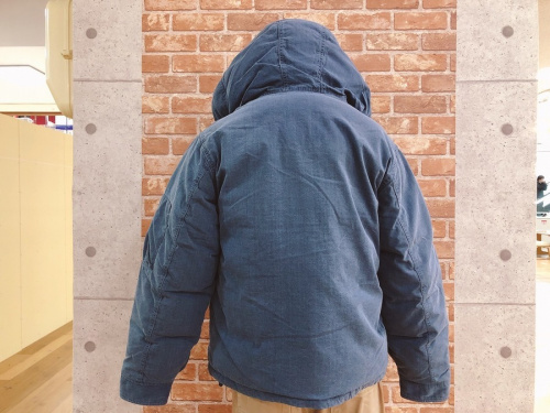 ダウンパーカーの冬物衣類