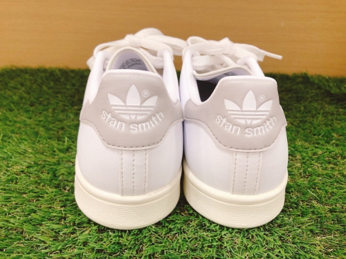 アディダスのSTANSMITH