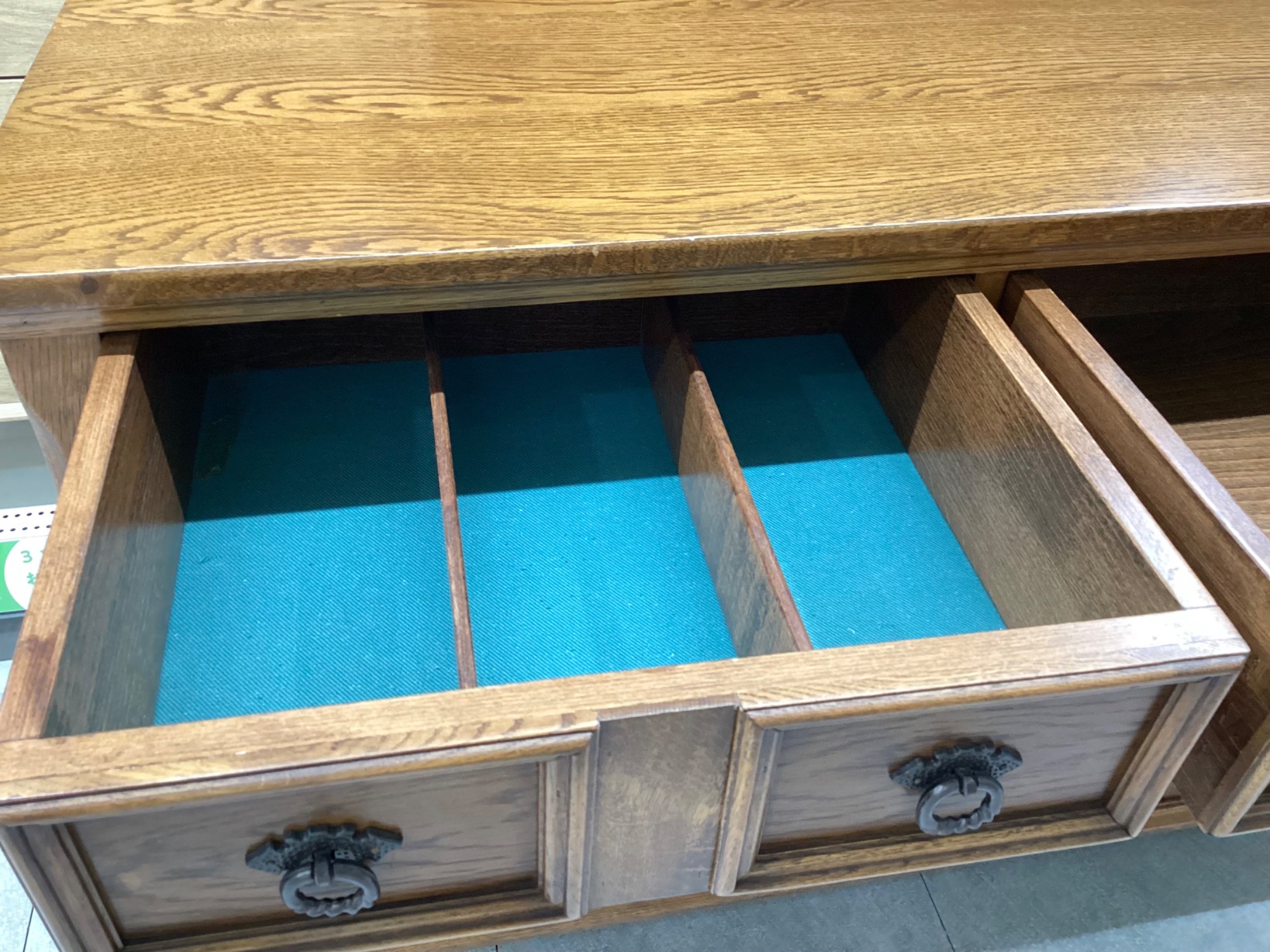 中古家具販売中】Lloyd's Antiques（ロイズ・アンティークス