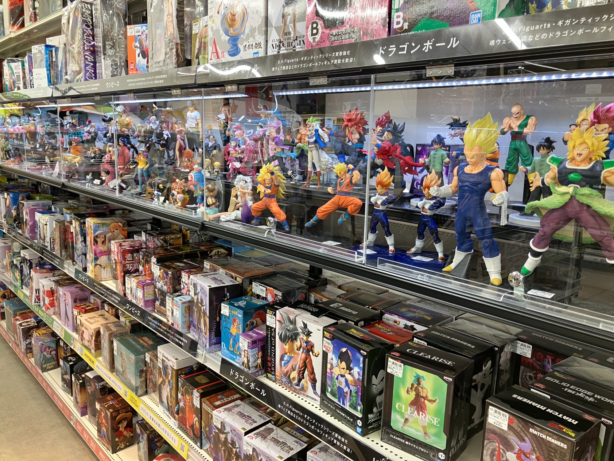 ONE PIECE フィギュアまとめ売り　フィギュアラック含(着払いor引取) ONE PIECE (ワンピース) フィギュア 一番くじ ヤマト 大海賊百景