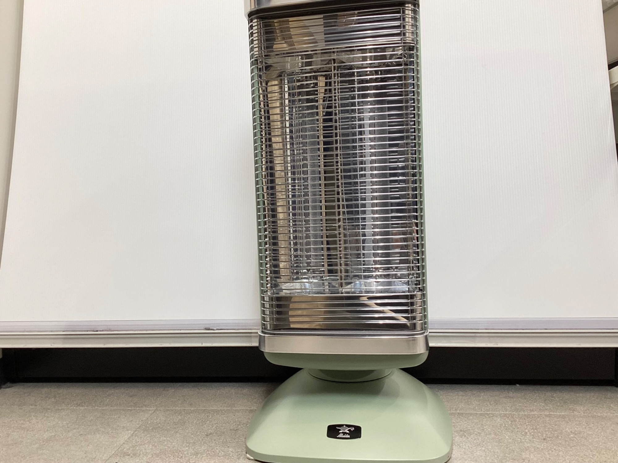 アラジン ヒーター 遠赤グラファイトヒーター （トリカゴ） | Aladdin（アラジン