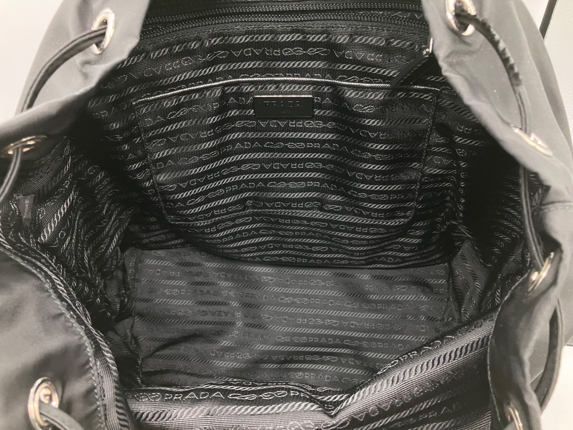 ブランドバッグ買取強化中】PRADA（プラダ）よりスモールバックパック