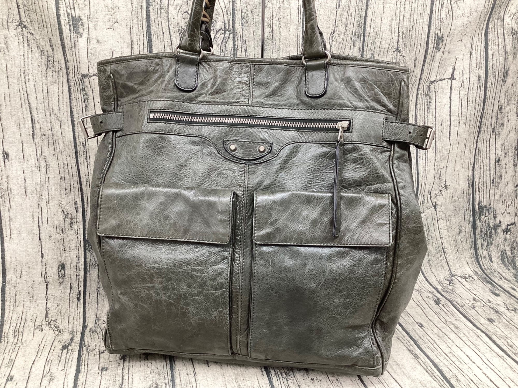 バレンシアガ　クラシックブリッジ ブランド買取強化中】BALENCIAGA（バレンシアガ）よりClassic Bridge