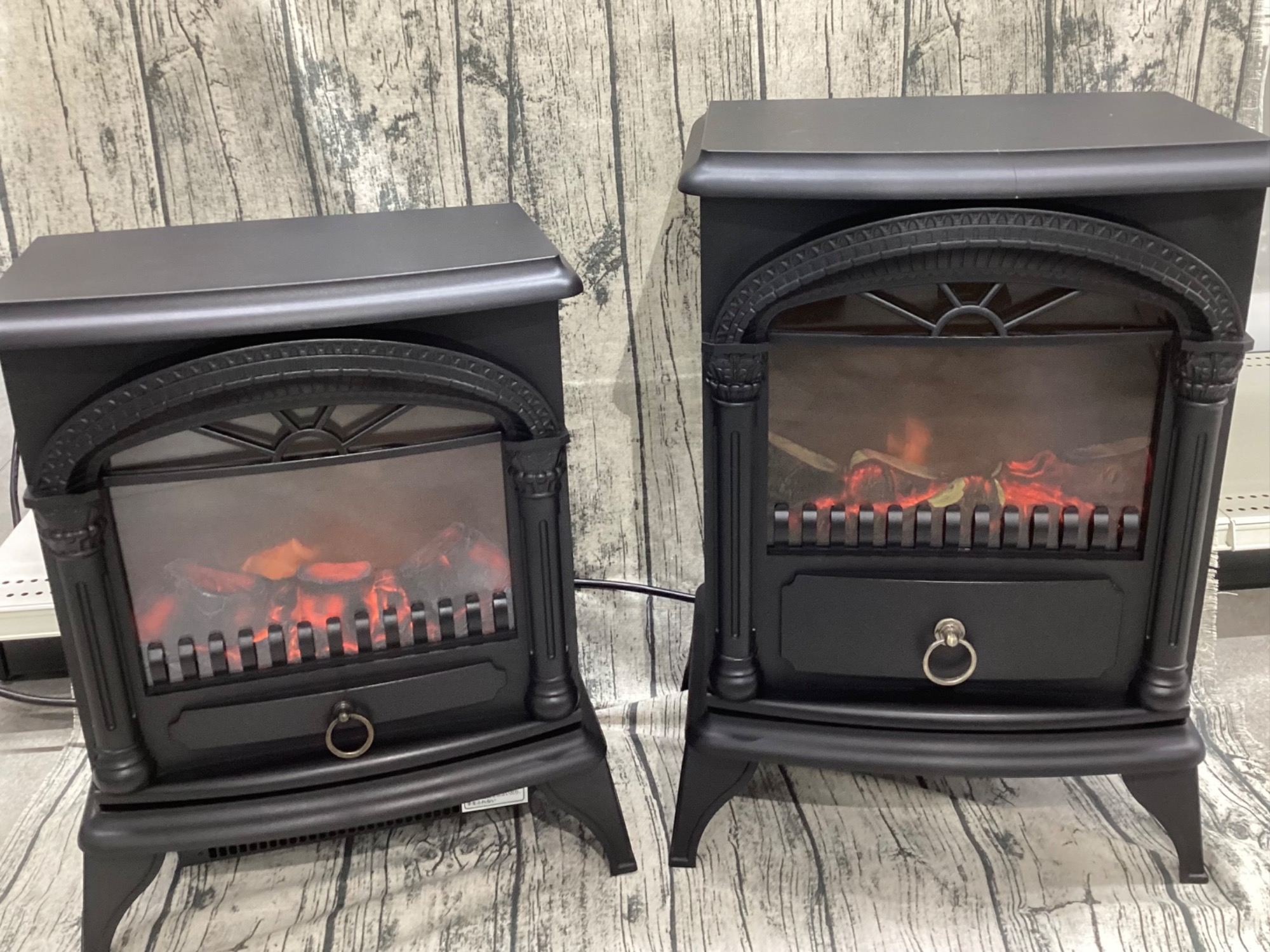 中古季節家電買取強化中】ニトリより暖炉型ファンヒーターのご紹介です