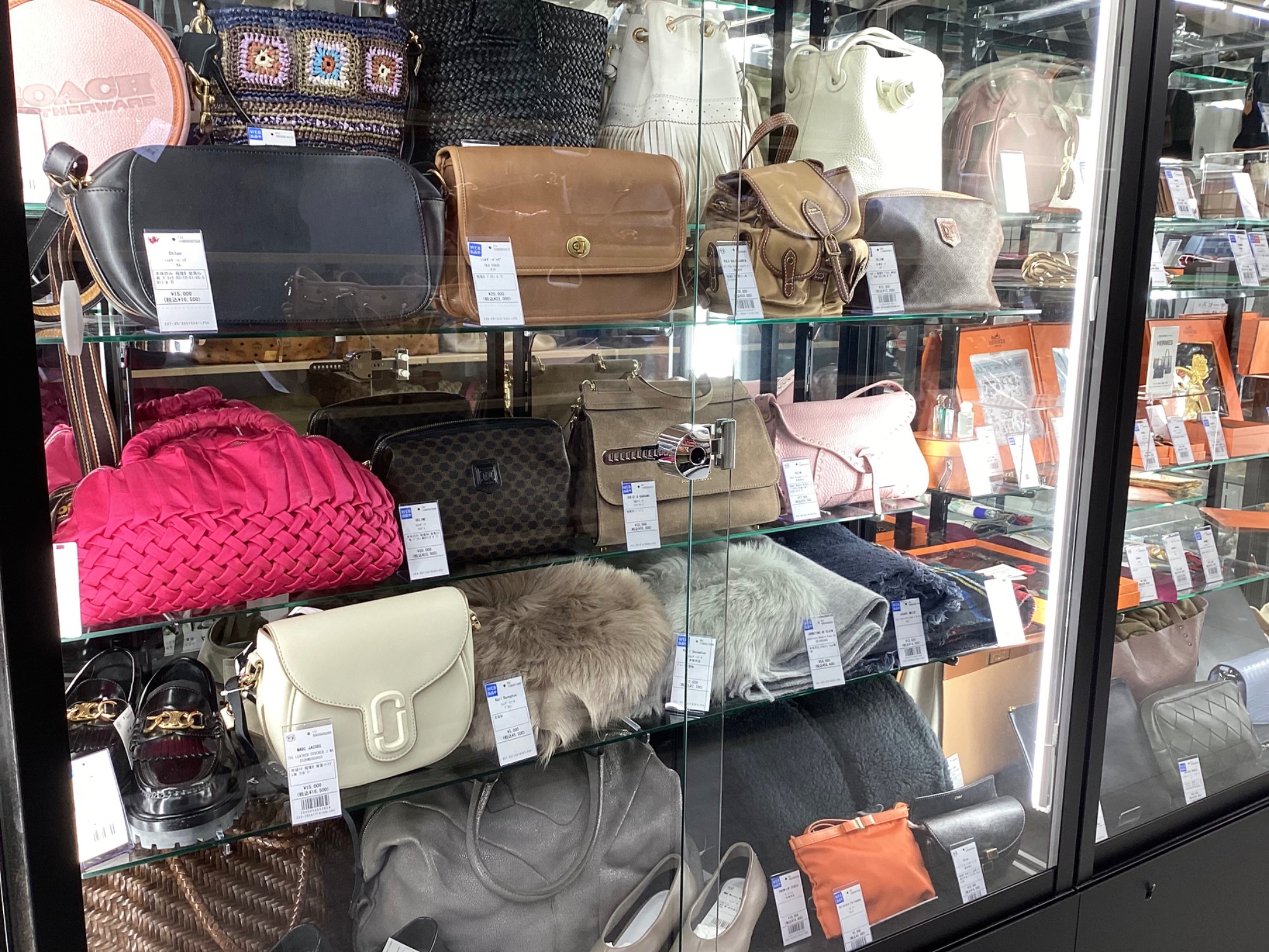 ブランドアイテム買取強化中】MARC JACOBS（マークジェイコブス）より