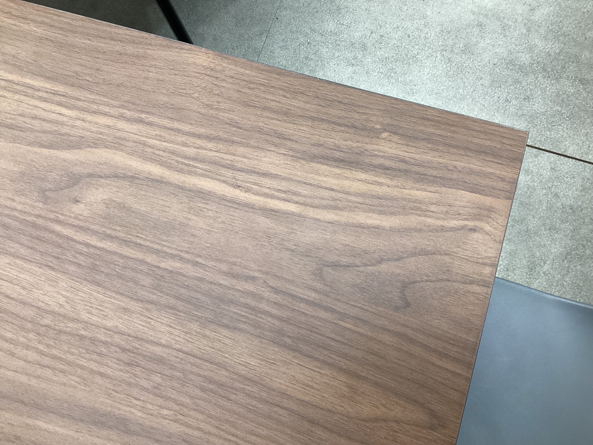 中古家具販売中】生活家具より、ダイニングテーブル3点セット のご紹介