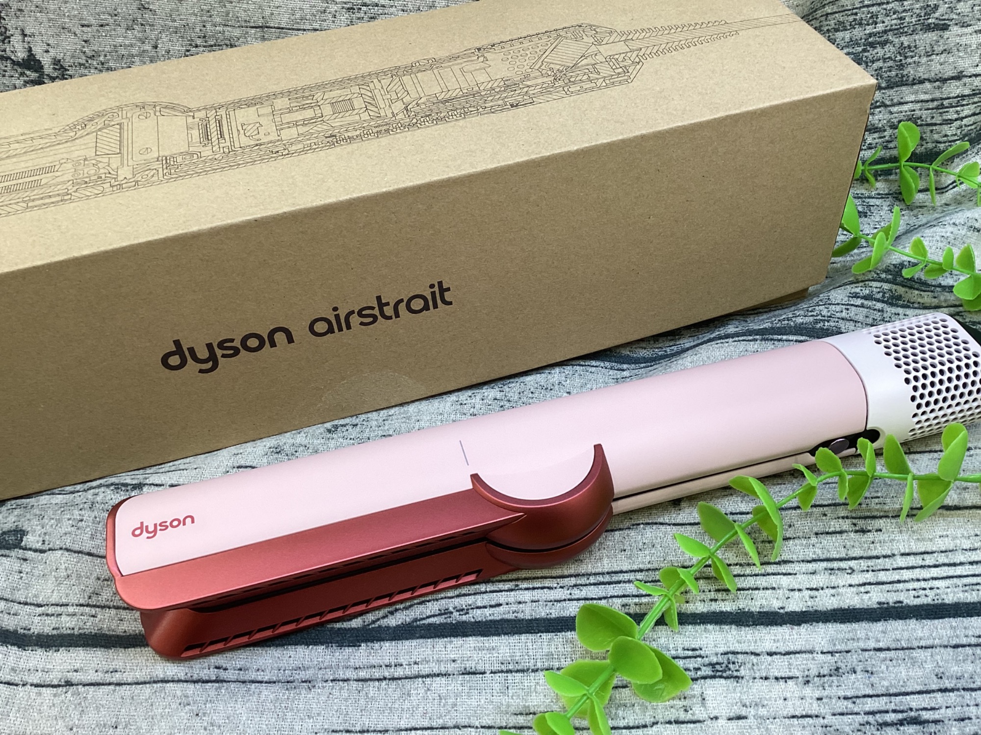 家電買取強化中！】dyson（ダイソン）より Airstrait （エアストレート