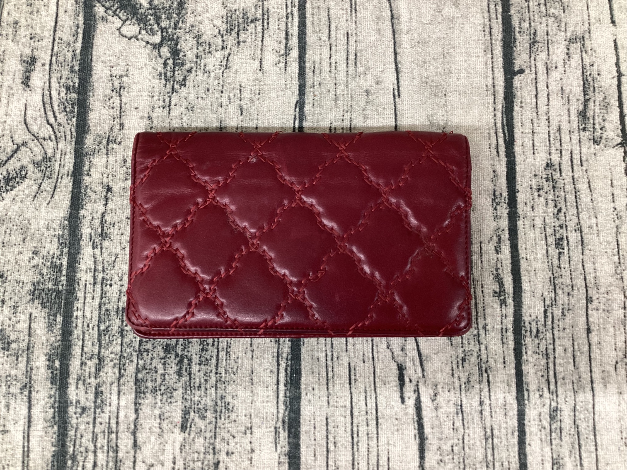 CHANEL レッド 長財布 CHANEL / シャネル】ウルトラステッチ 長財布｜レッドの華やかな存在感