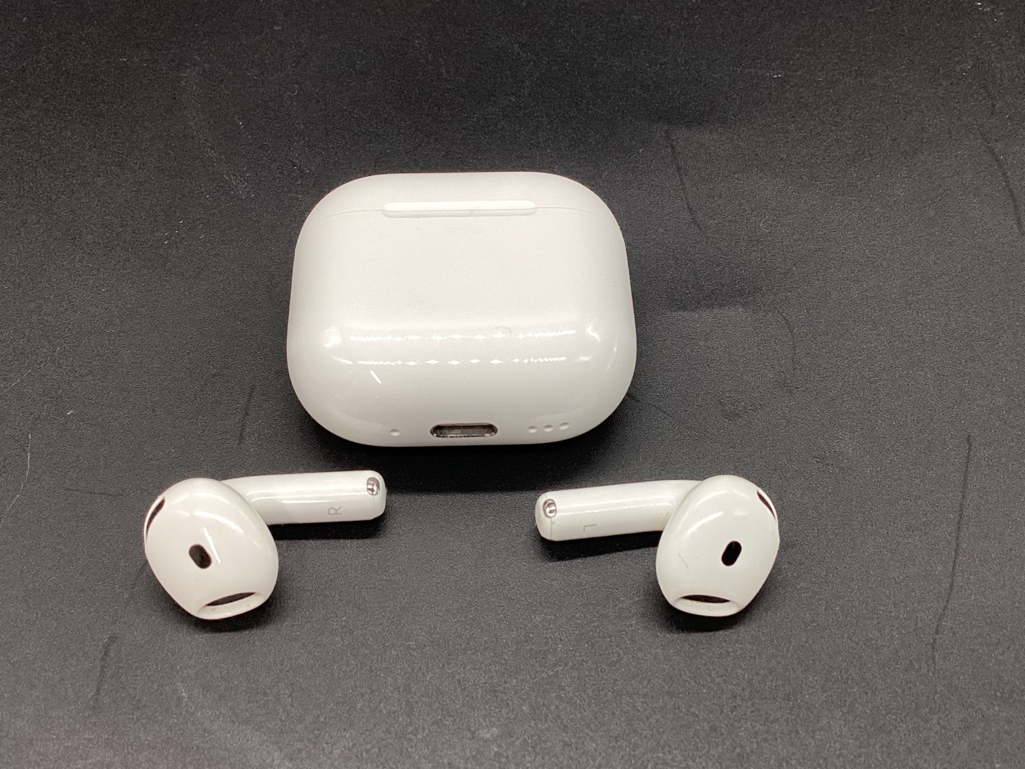 Apple / アップル】ワイヤレスイヤホン AirPods（第4世代） MXP93J/A