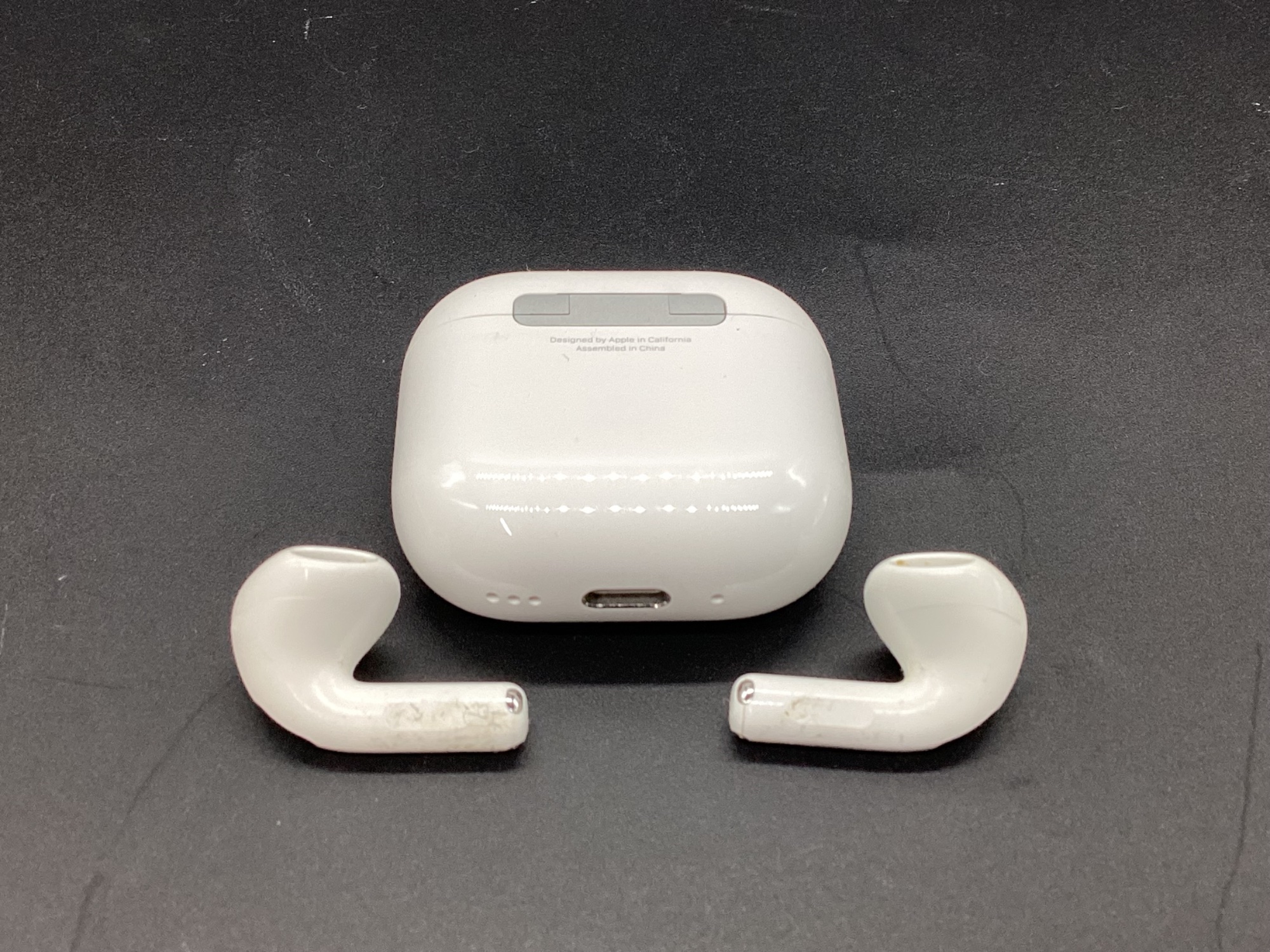 Apple / アップル】ワイヤレスイヤホン AirPods（第4世代） MXP93J/A