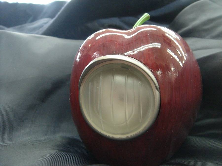 アンダーカバー GILAPPLE リンゴ型ライト置き時計バラ売り可 藤井隆行さんが購入した「アンダーカバー」のりんご型時計「ギラップル