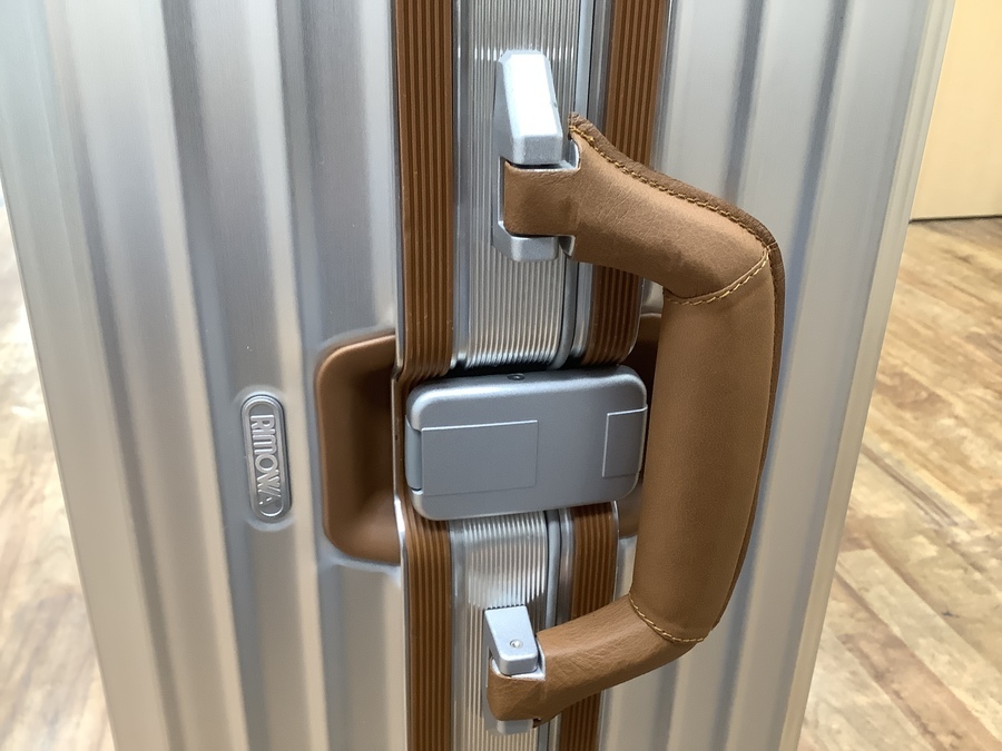 RIMOWA（リモワ）の63Lスーツケース『ルフトハンザボーイング747-8