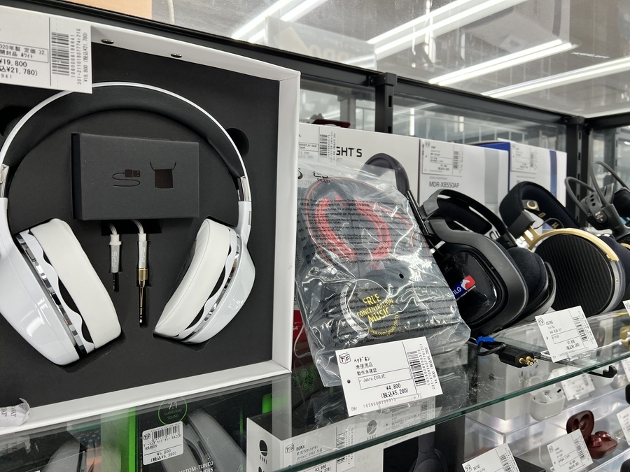 イヤホン ヘッドホン まとめ売り 当店のイヤホンコーナーは圧倒的品揃えです！！！｜2022年01月09日