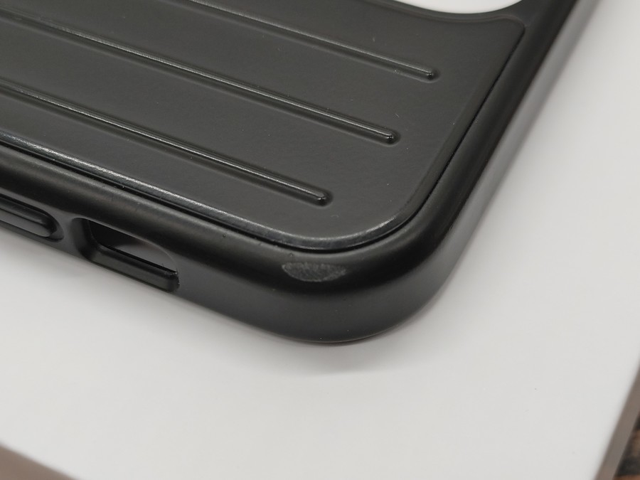 大切なiPhoneの為に、、、。RIMOWA(リモワ)よりiPhone12/12pro用ケース