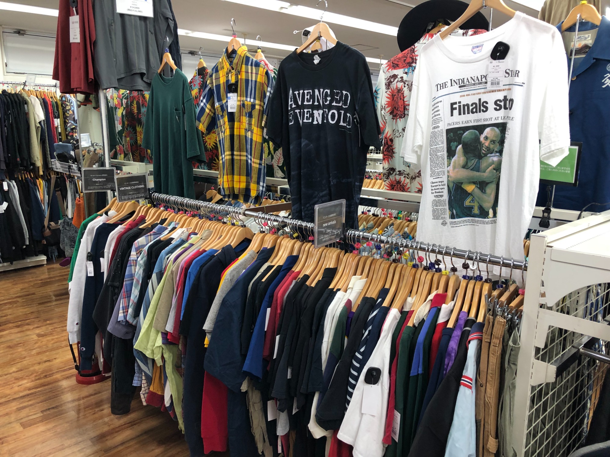 【在庫処分】古着まとめ売り　転売・再販　レディースメンズ 当店自慢のヴィンテージ古着売場をご紹介いたします！！｜2023年07月19