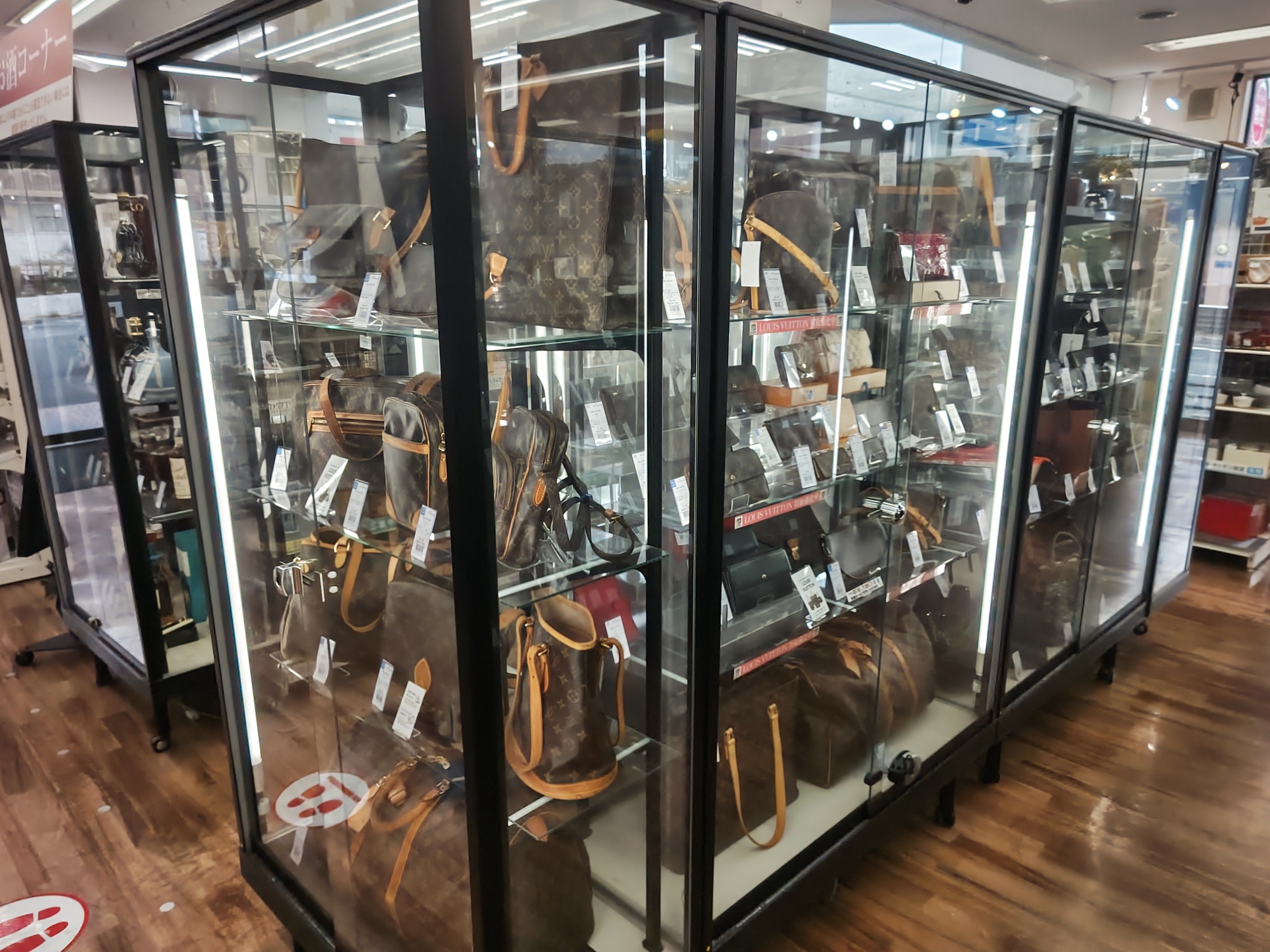 無印良品】ハンガー部分が木製の廃盤モデル！パイン材ワードローブが入荷しました！｜2024年05月31日｜リサイクルショップ トレファクマーケット（ トレファク）久喜店