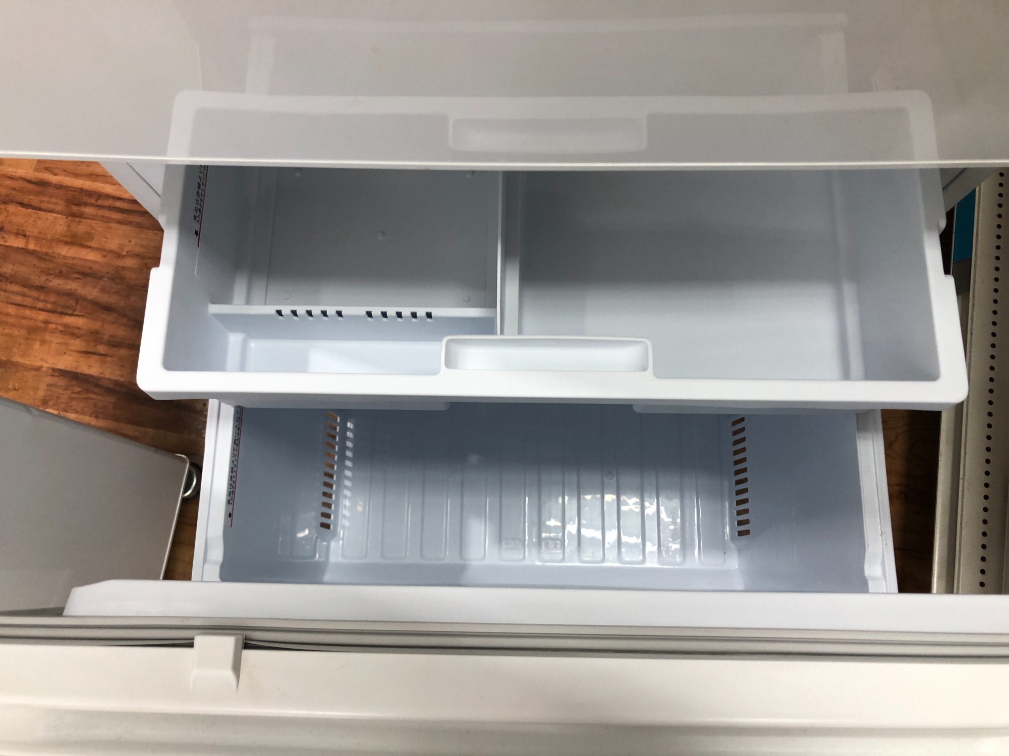 MITSUBISHI 3ドア冷蔵庫 MR-CX33A-W 2017年製 330L