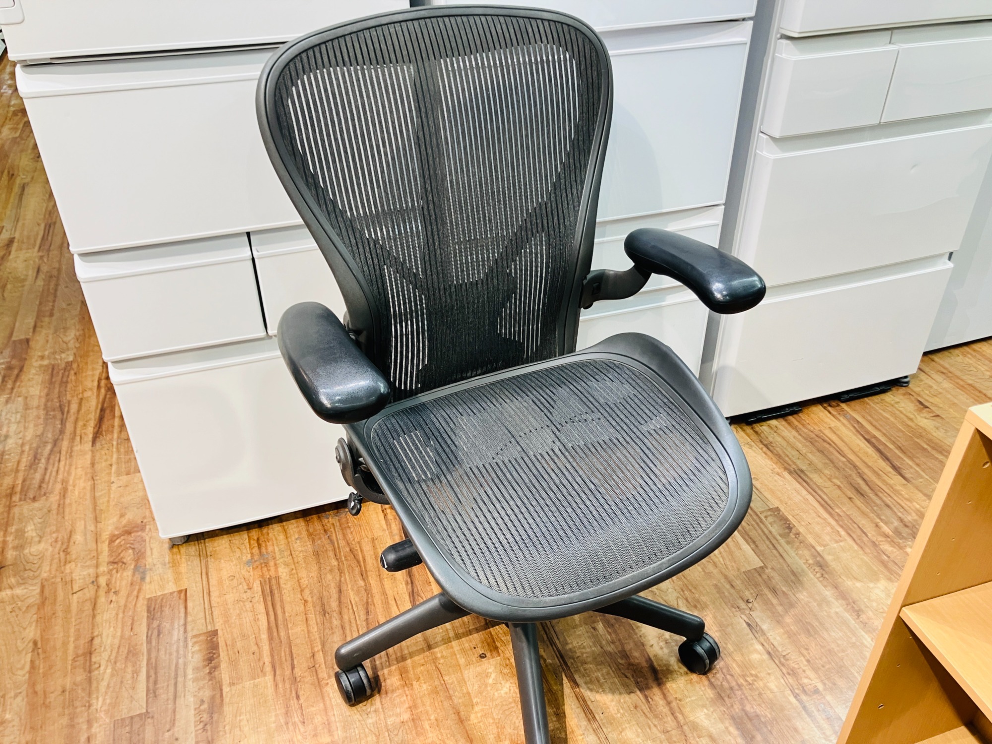 家具・家電多数お取り扱い中！】Herman Miller アーロンチェアが入荷 