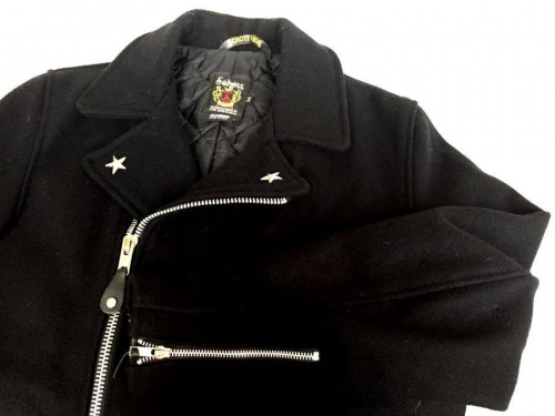 ジャケットのSchott