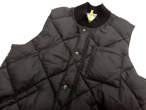 メンズファッションのダウンベスト