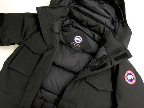 コートのカナダグース（CANADA GOOSE）