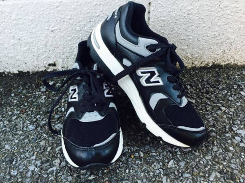 シューズのニューバランス（new balance）