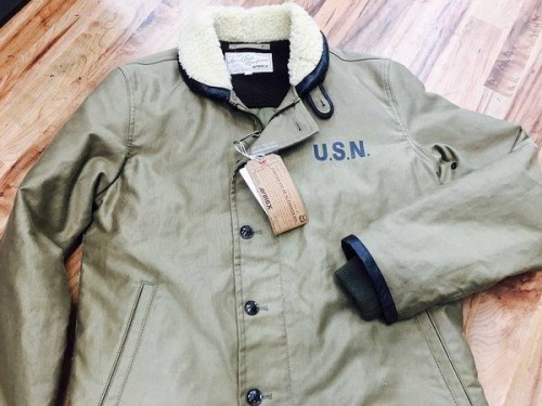 ジャケットのＡＶＩＲＥＸ