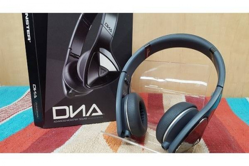 デジタル家電のヘッドホン