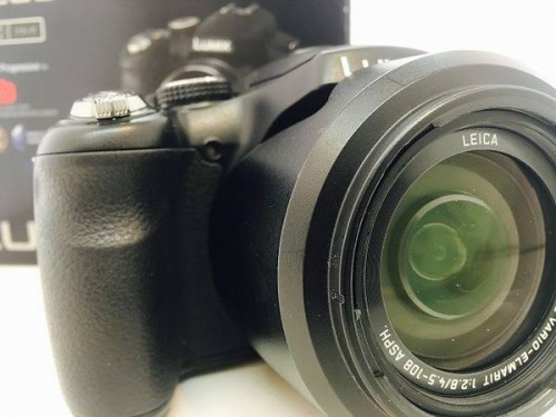 デジタル家電のデジタルカメラ