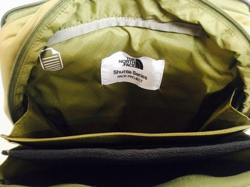 THE NORTH FACEのSHUTTLE