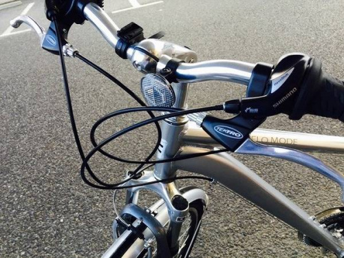 クロスバイクの自転車