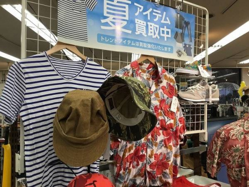 カットソーのポロシャツ