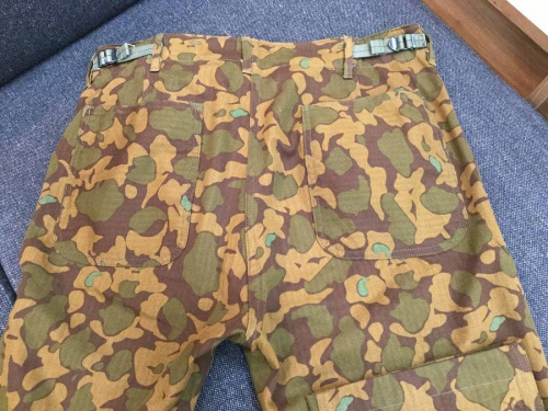 迷彩の秋冬物衣類