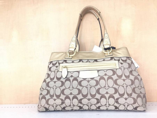 バッグのコーチ（COACH）