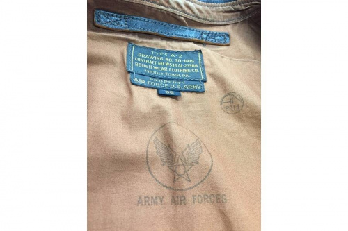 レザーのフライトジャケット