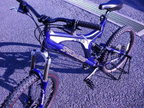 スポーツ用品の自転車