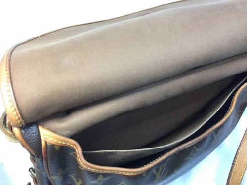 バッグのモノグラム