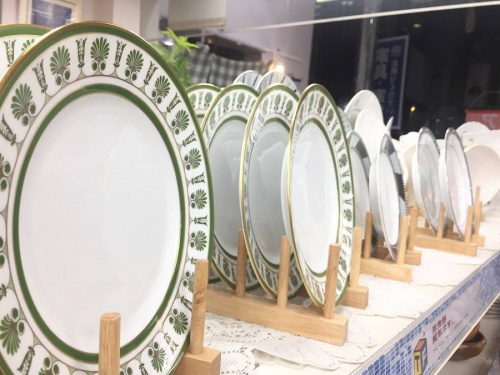 カップ&ソーサーのNARUMI