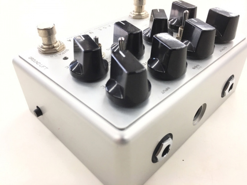 ベースエフェクターのDARKGLASS