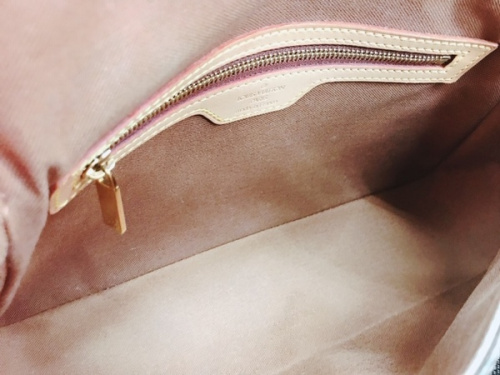 モノグラムのハンドバッグ