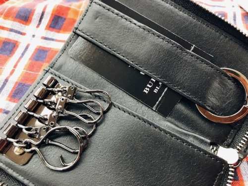 メンズのL字ファスナーキーケース