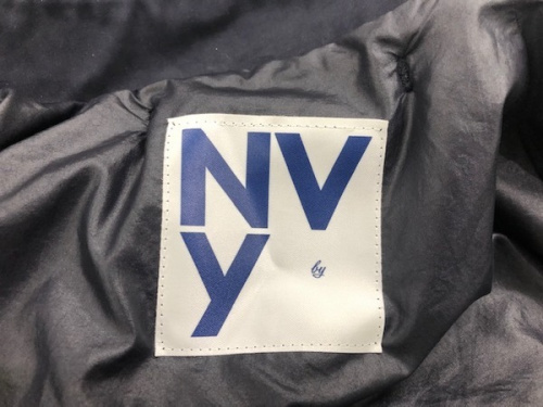 コートのNVy by