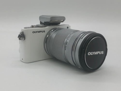 デジタル家電のミラーレスカメラ