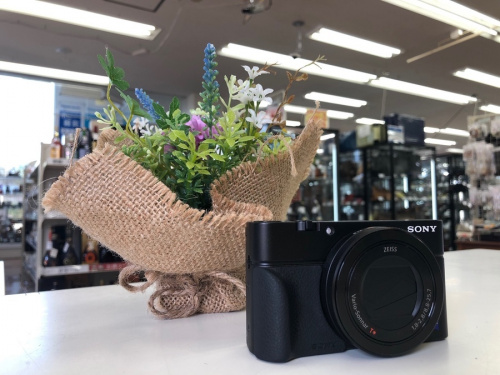 デジタル家電のデジタルカメラ