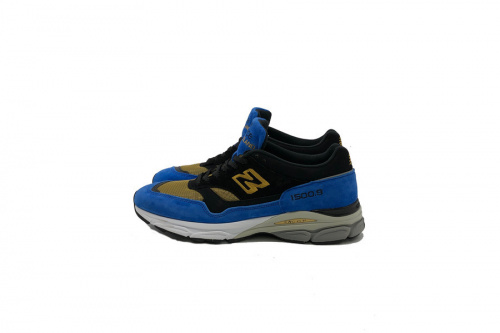 スニーカーのNEW BALANCE