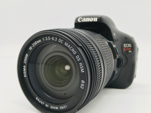 デジタル家電の一眼レフカメラ