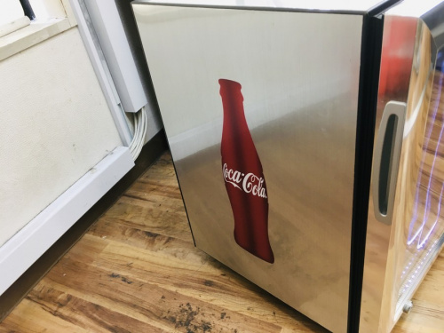 冷蔵庫のCOCA COLA